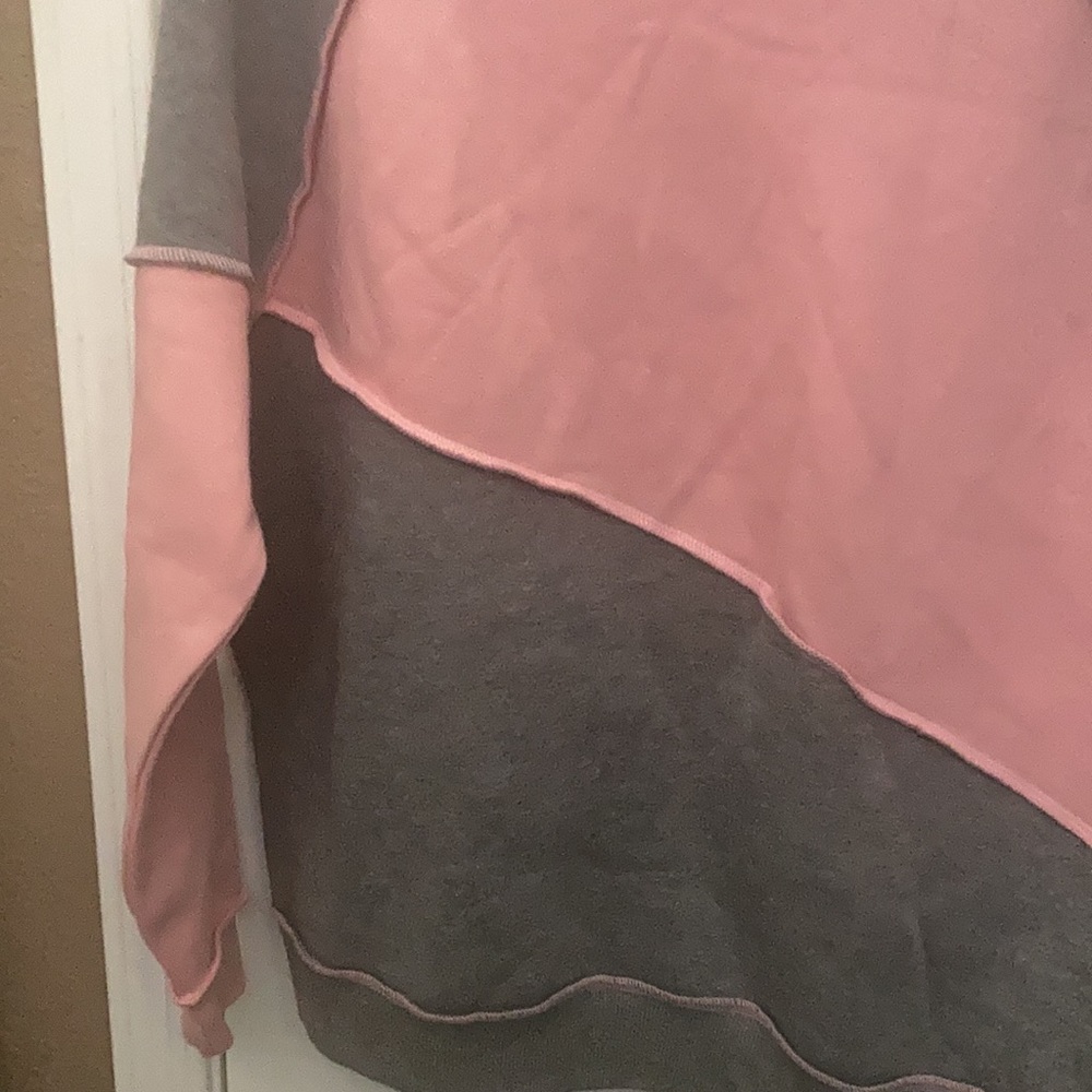 FINAL MARKDOWN Wild fable color blocked sweatshirt xs Nwt - Picture 2 of 4